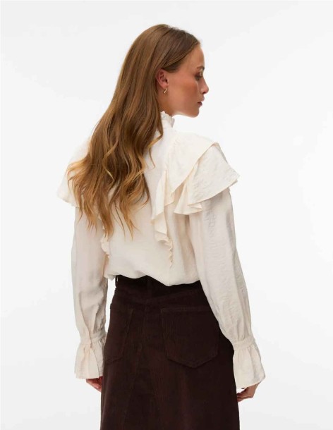 BLUSA VOLANTES DE VERO MODA 2